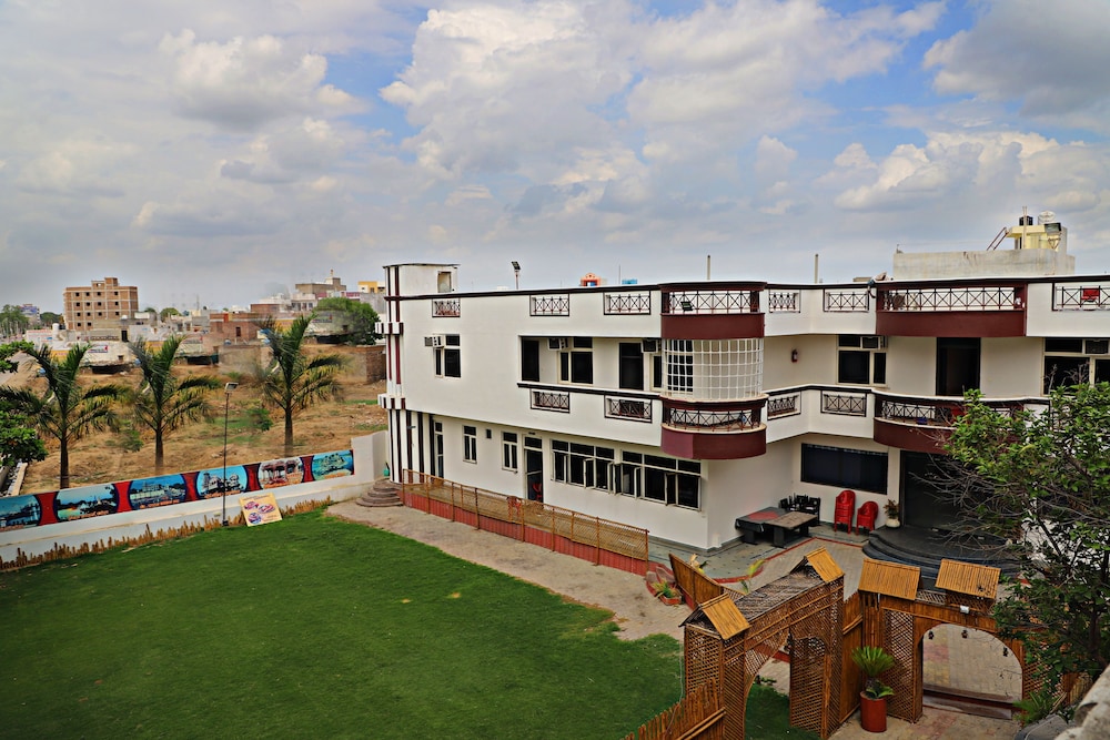 Exotika Express Resort