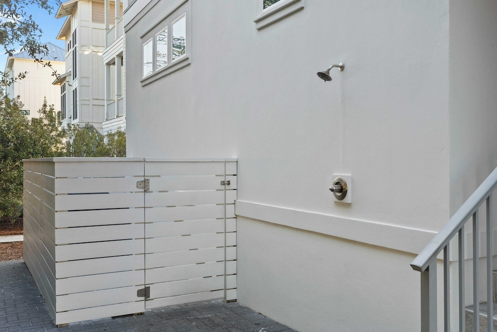 The Palmetto Blue by Avantstay Steps to Beach, Ocean Views