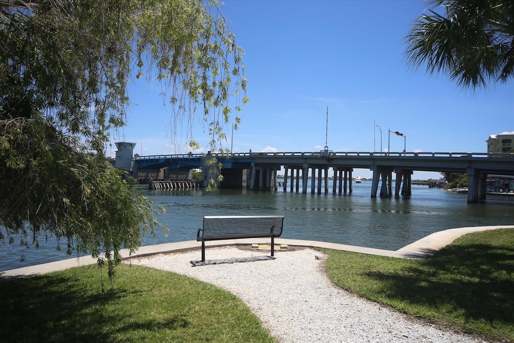 Anchorage Resort 5th Floor 2 bedroom condo with Beach Access 2 Condo