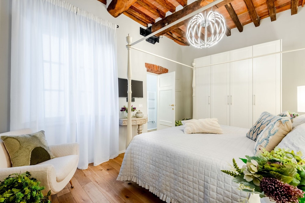 Casa Meg in Lucca With 3 Bedrooms and 2 Bathrooms