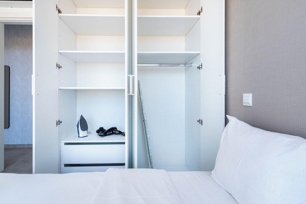 Blu Horizon - Stylish Living with Pool & Balconies in Protaras