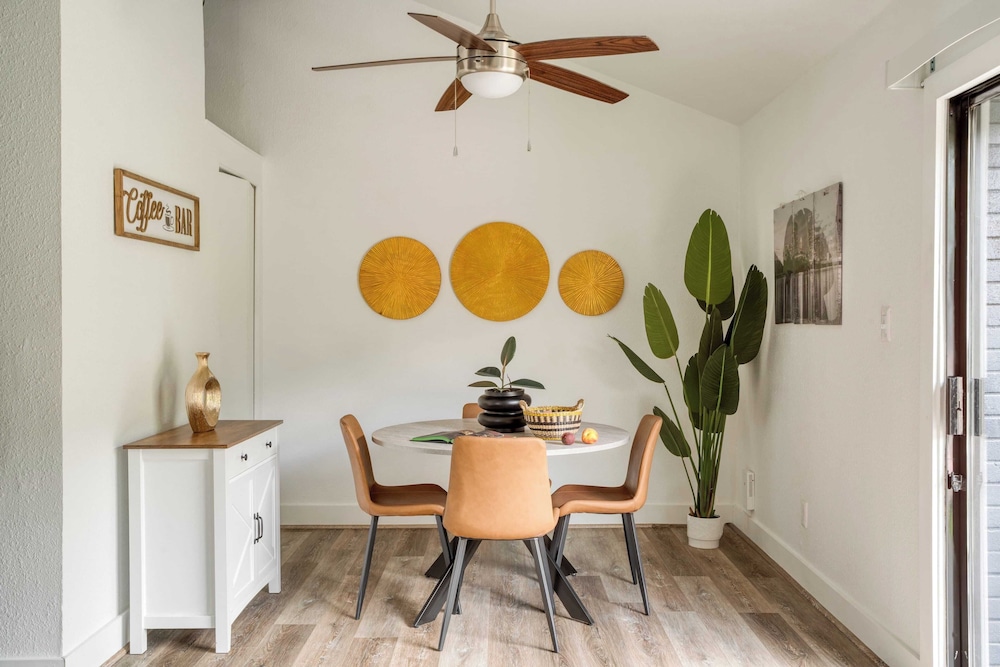 Stylish Retreat, Shared Pool & Yard Near Downtown Fairlawn Lane A by Avantstay
