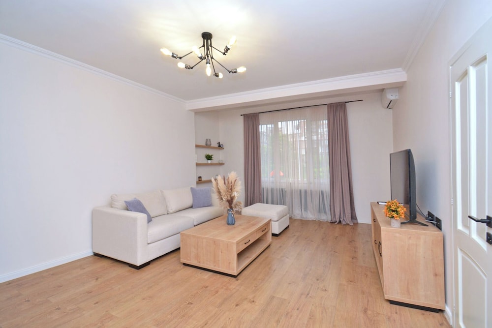 Comfort apartment on Nalbandyan street