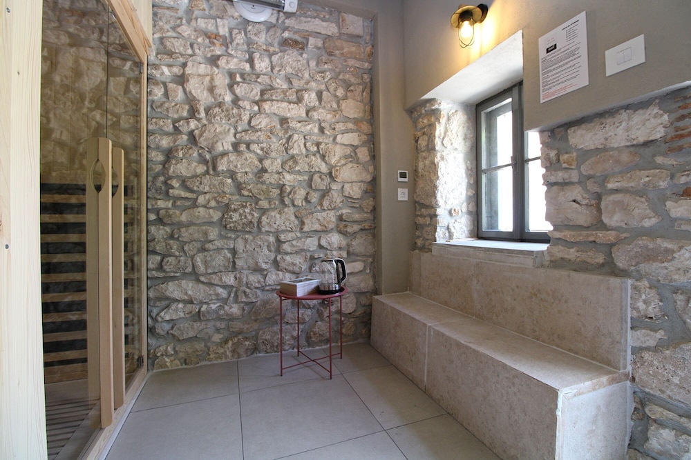 Photo 31