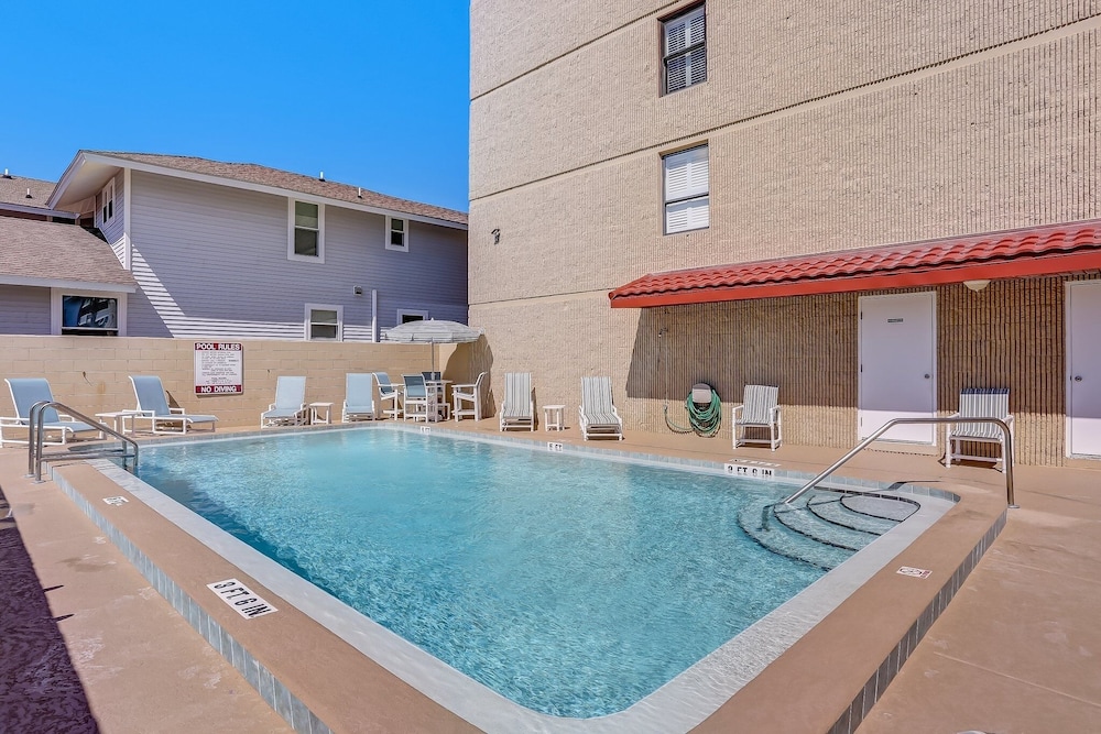 Ketch Courtyard 302 2 Bedroom Condo