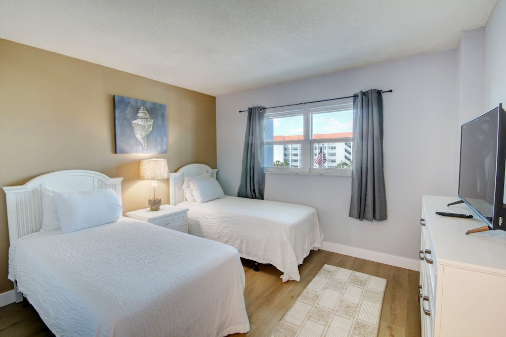 146 El Matador 2 Bedroom Condo