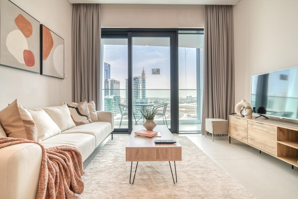 Marina View w Beach Access Apt in Address JBR
