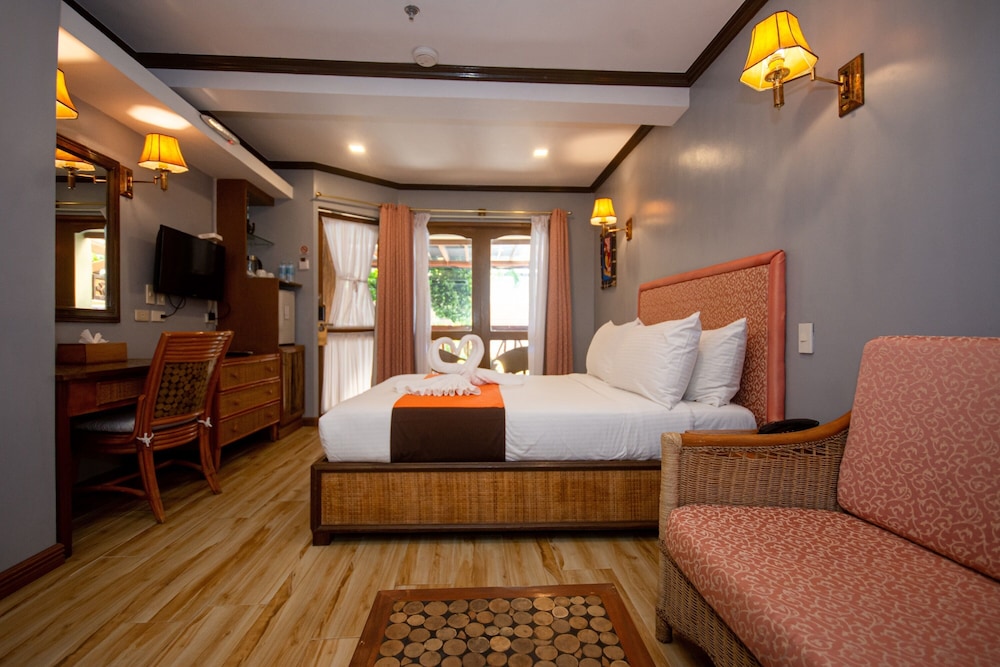 Red Coconut Beach Hotel