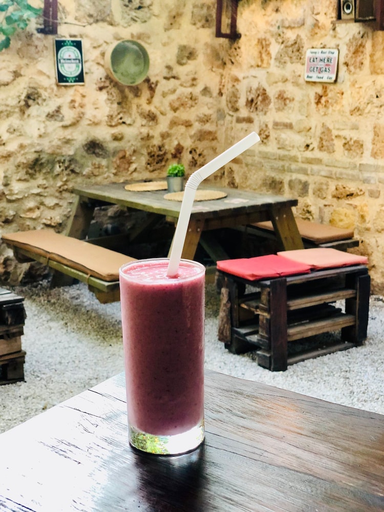 Kuyu Beergarden Hostel