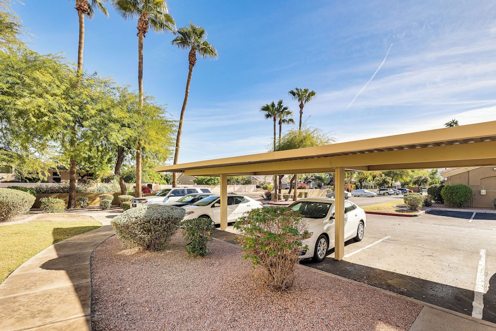 Resort Condo 8 Mi to Old Town Scottsdale!