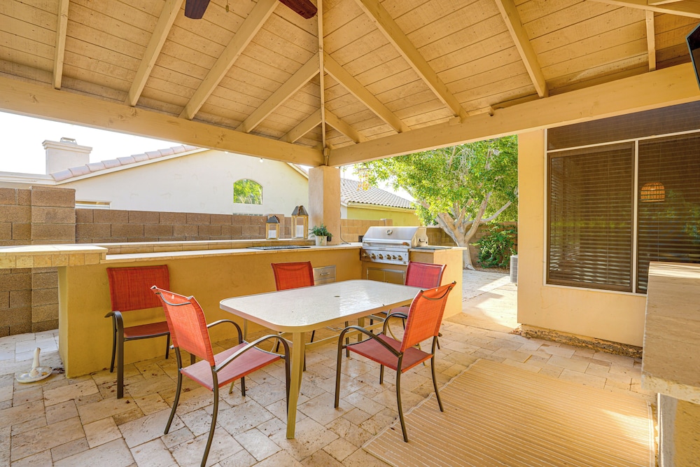 3 Mi to Granite Reef: Spacious Retreat w/ Pool