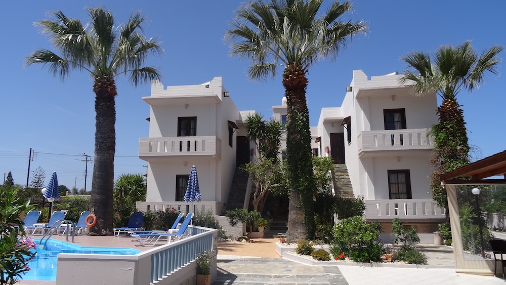 Hotel Cathrin Suites - Image 1