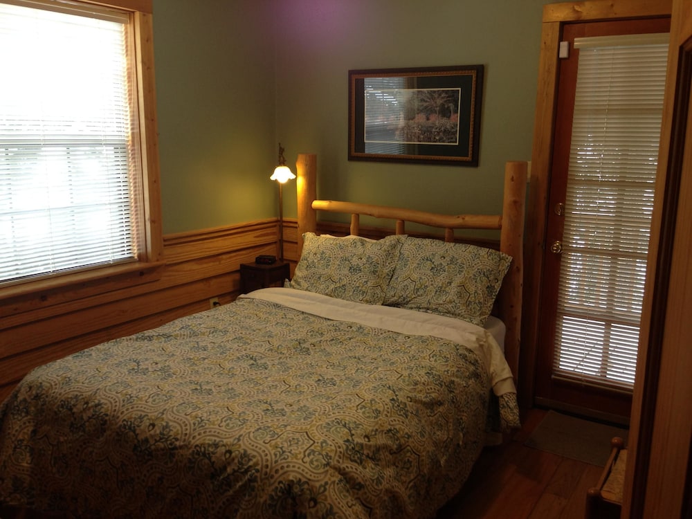 Forest Creek Cabin 3 Bedroom Holiday Home By Pinon Vacation Rentals