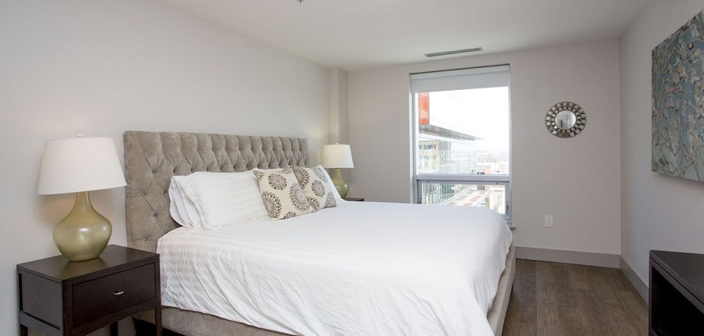 Moore Suites - The Mary Ann - Image 4