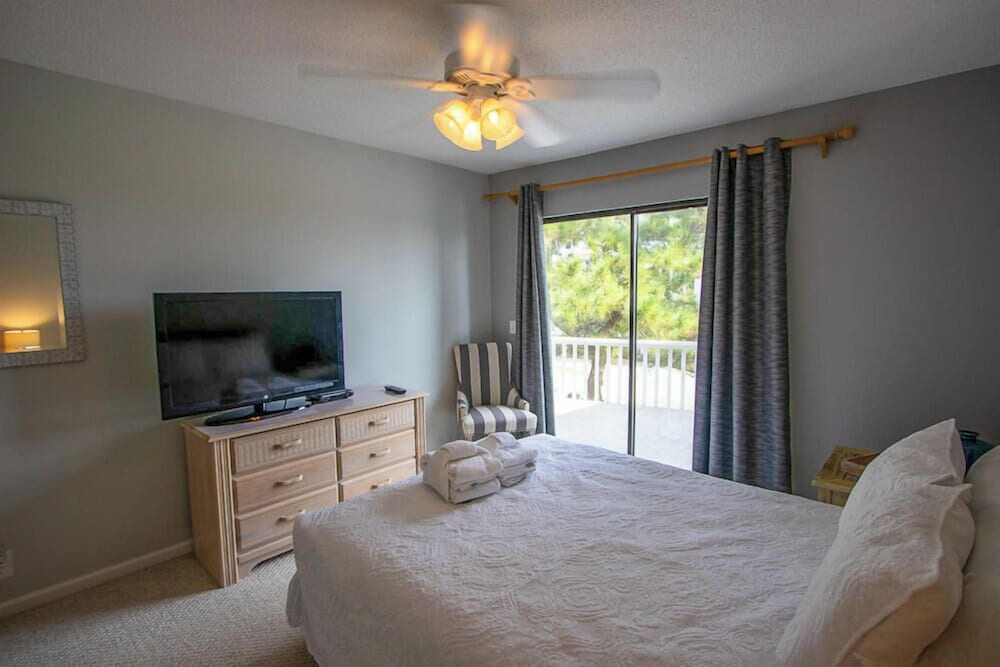 Spectacular Open Floor Plan With Elegance 5-bed, 4-bath Haven on Fripp Island