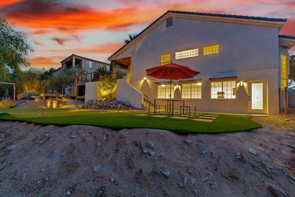Sunburst Estate Htd Pool Putt Grn Sleeps 14