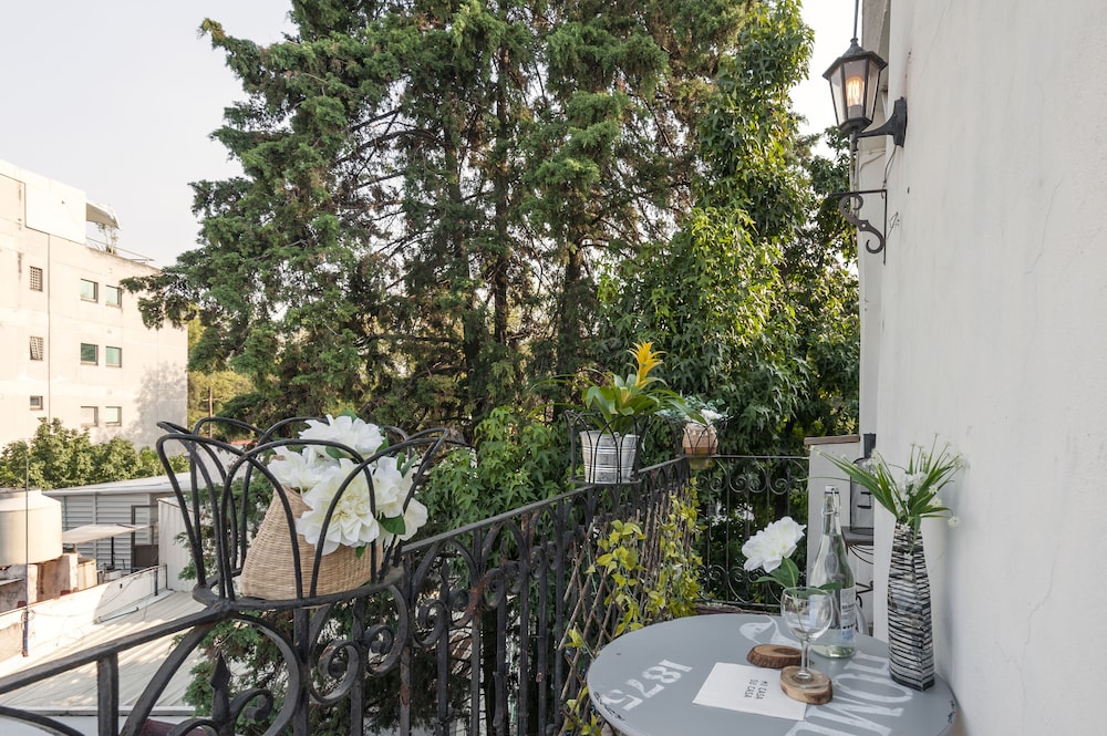 Lomas French Balcony photo 3