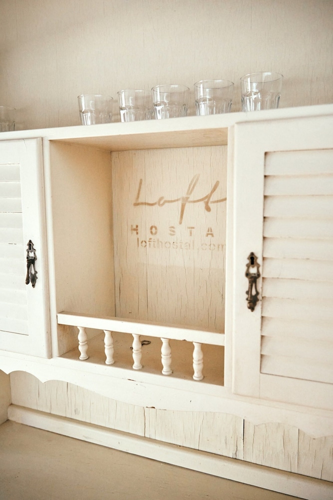 LOFT HOSTAL Group 76