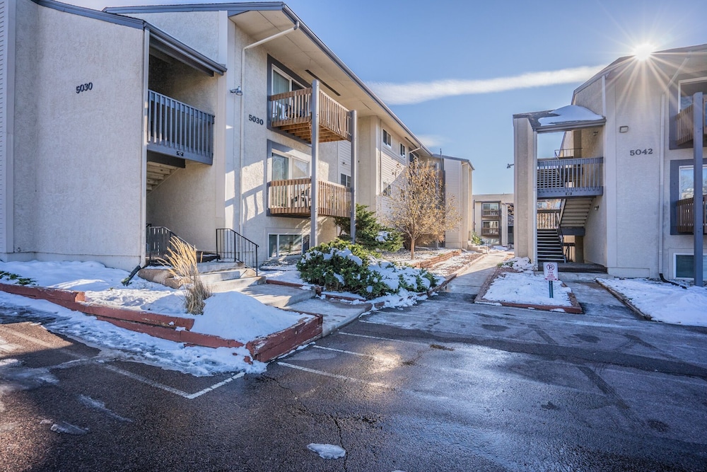 2 BD Value-stay Dog-friendly! view 2