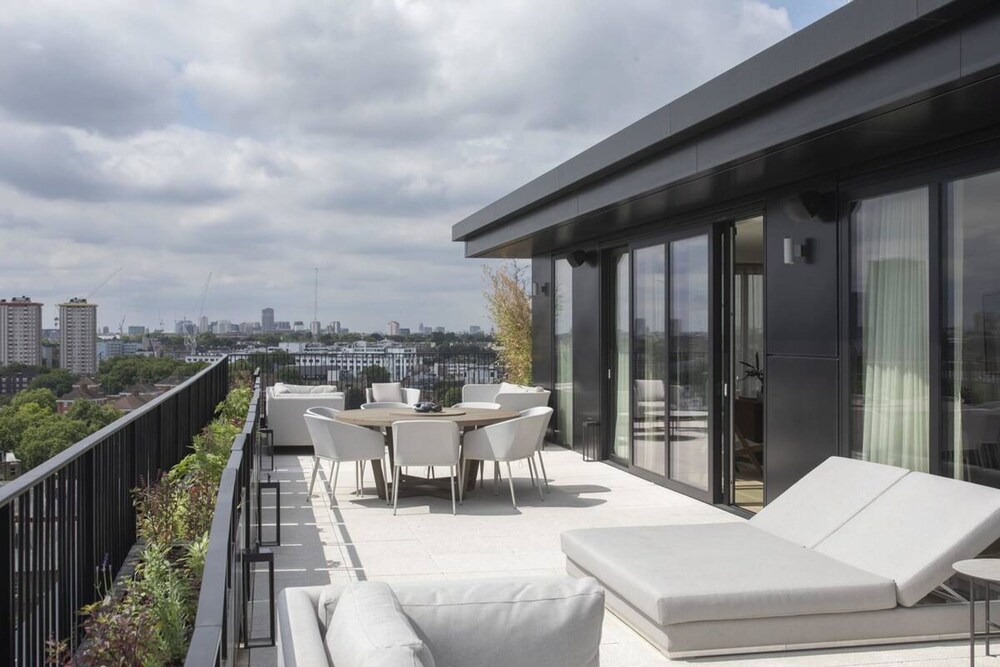 Elegant 3-bedroom Condo