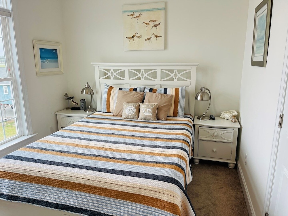 Compass Rose 4 Bedroom Home by RedAwning