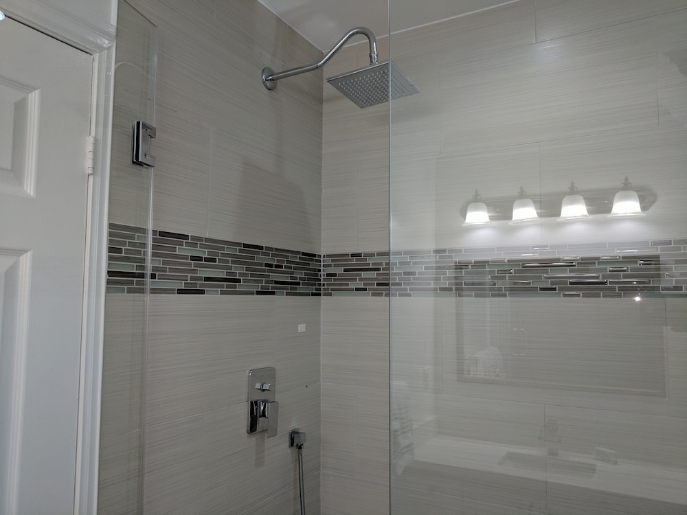 QuickStay - Beautiful 5bdrm House in Vaughan