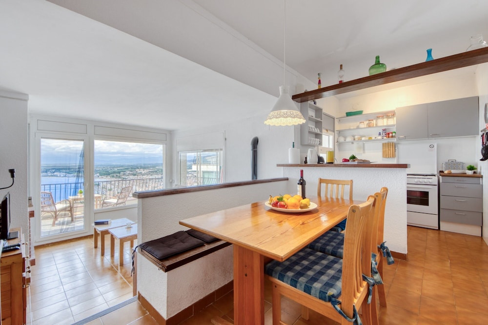 Apartment in Rosas Near Cap de Creus