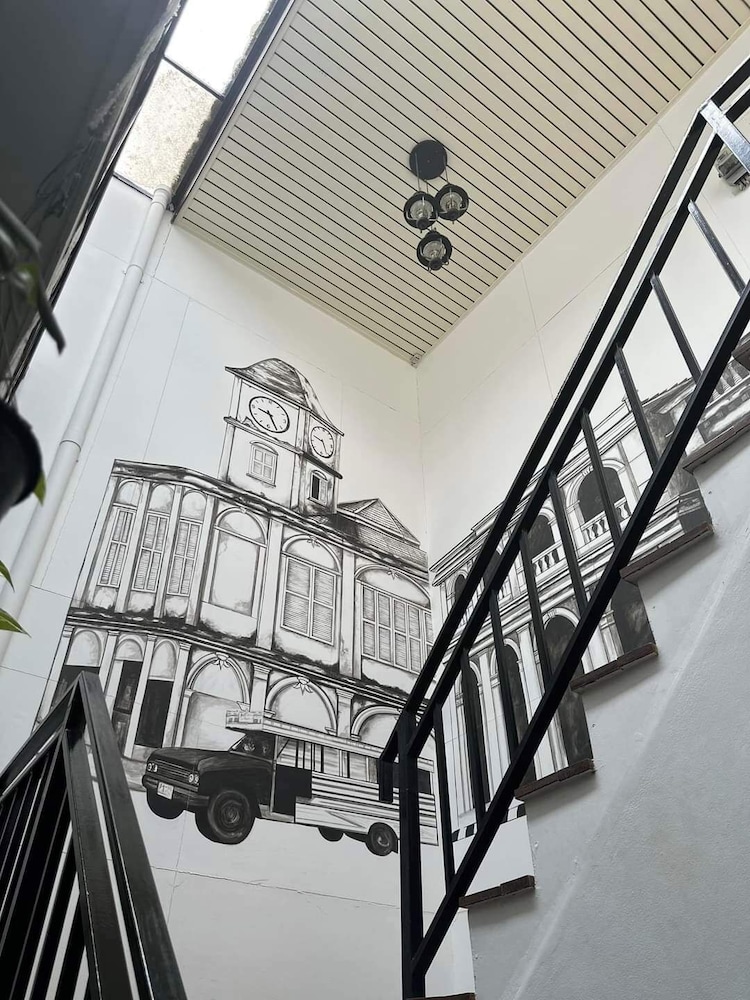 Chino Town Gallery Alley