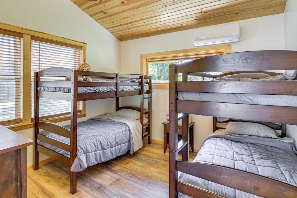 'long Lake Lodge' w/ Watercrafts & Fire Pits