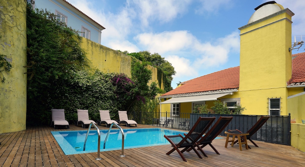 Hotel Charm Inn Sintra - Image 1