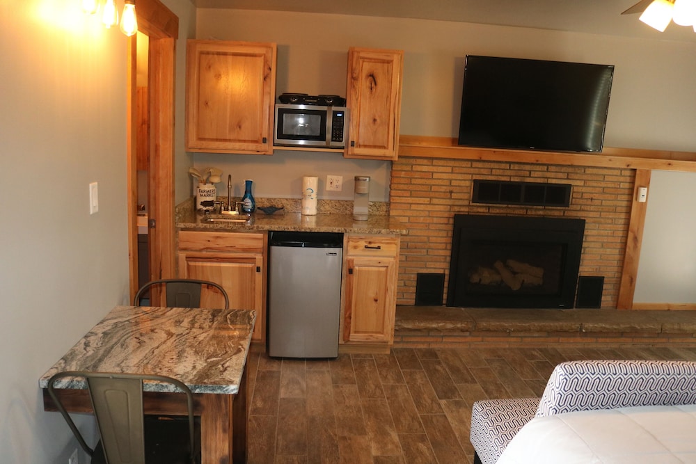 Columbine Inn
