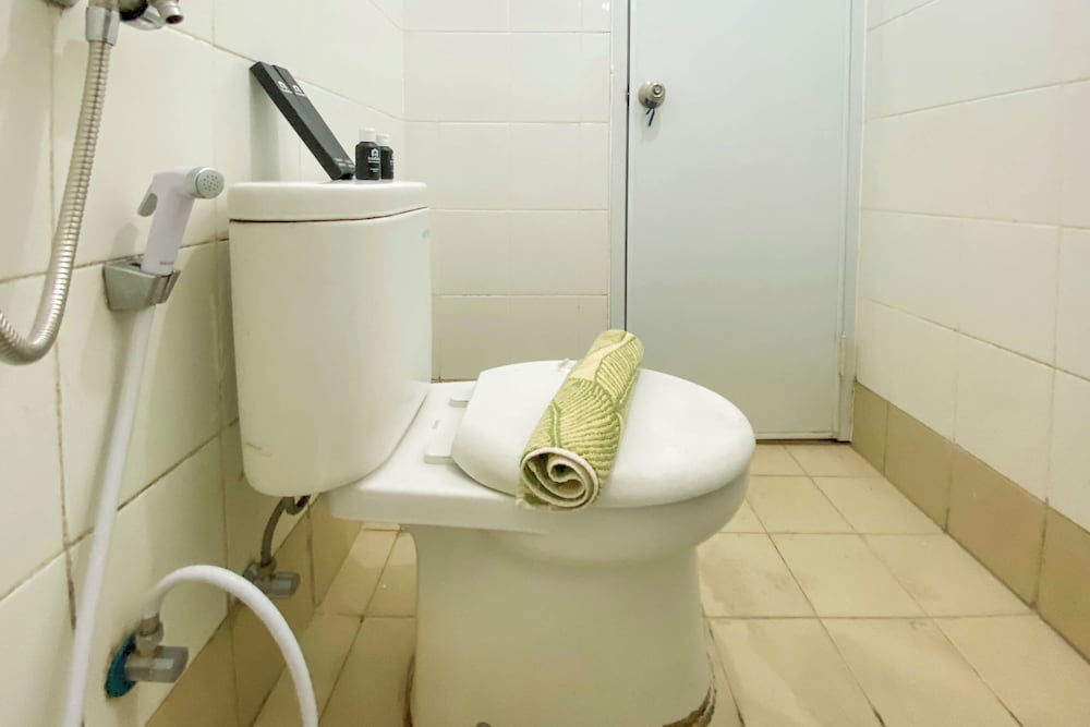 Comfort Living And Modern 2Br At Bassura City Apartment