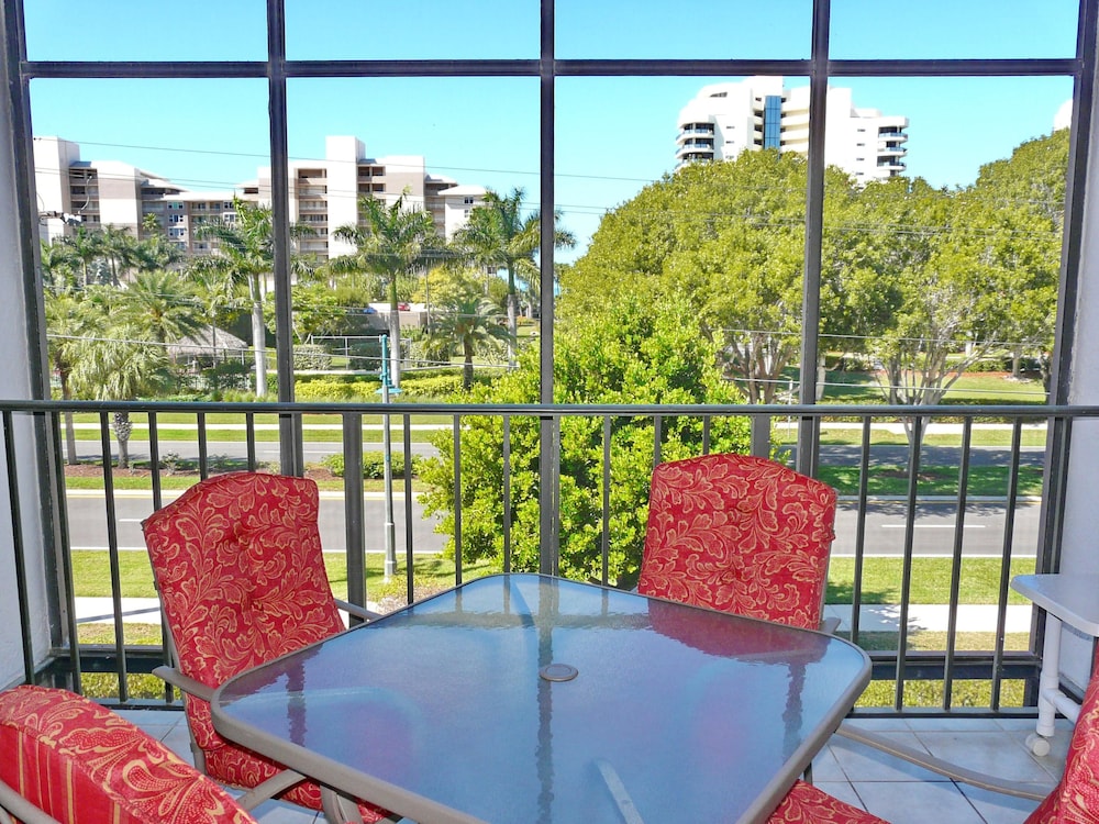 Stylish Condo Across From South Beach view 2