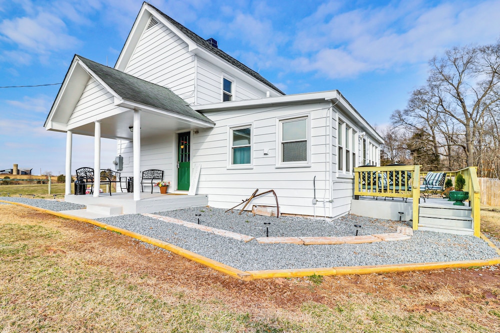 Fire Pits, Creek View: Historic Virginia Farmhouse