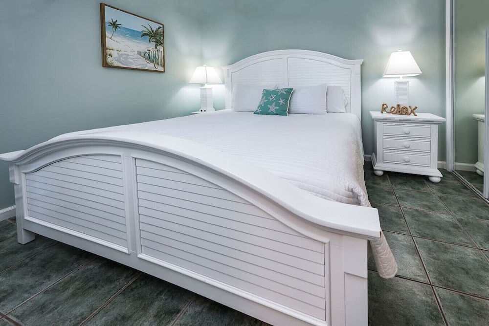 Gulf Serenity Romantic Oceanfront Edgewater T3