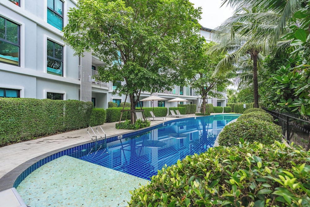 1BR Pool Access Near Rawai Beach C222