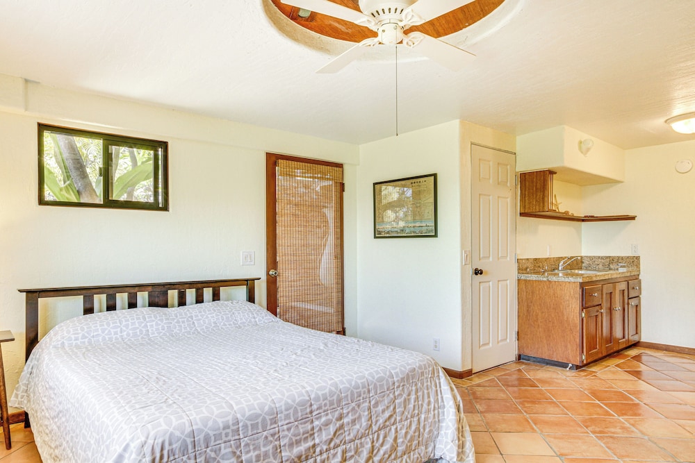 Ocean-view Bungalow: Walk to Pebbles Beach!