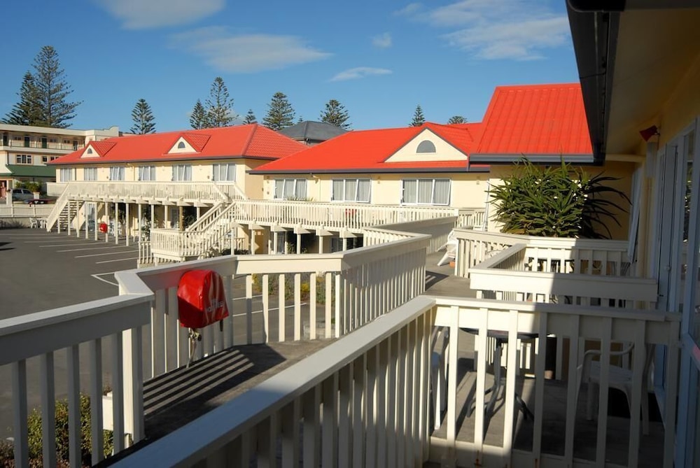 Fountain Court Motel