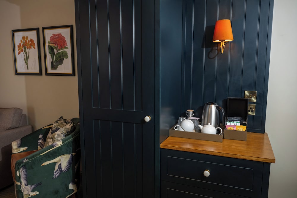 Wheatsheaf Hotel - Virginia Water by Chef and Brewer Collection