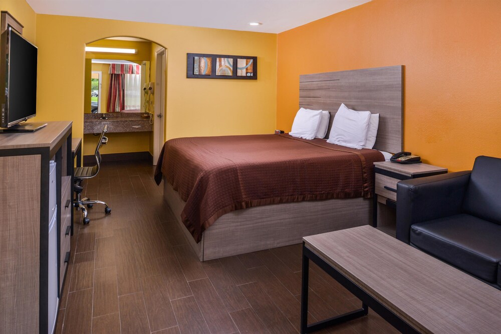 Americas Best Value Inn West Columbia view 5