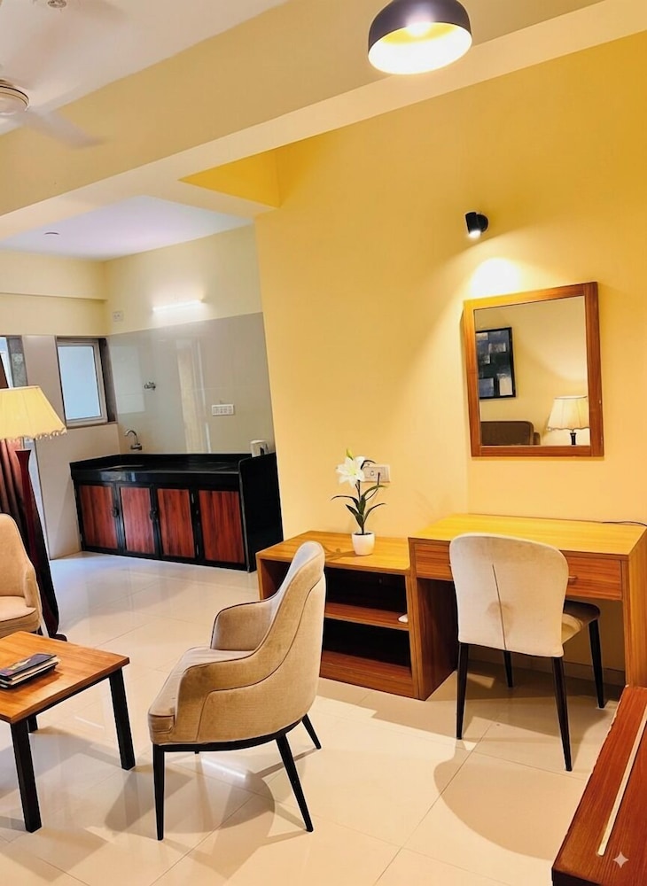 Charvi Reemz Grand Suites Anjuna Beach