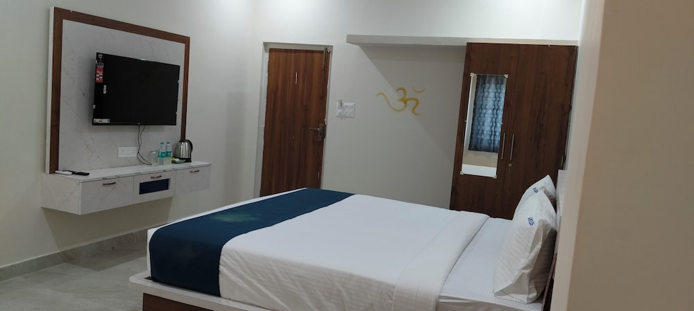 Hotel Grand Vista Nearby International Airport