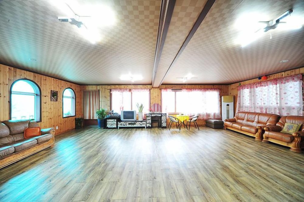 Star Song Pension
