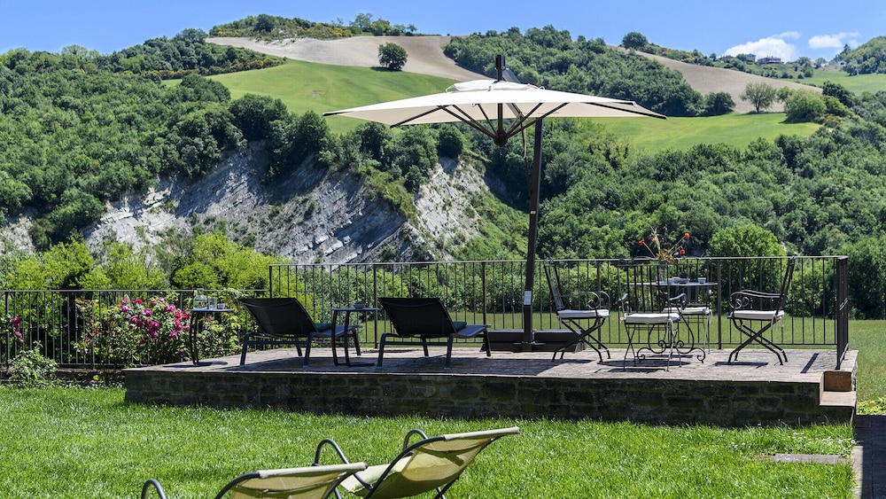Ca Seppe 10 2 by Marche Holiday Villas