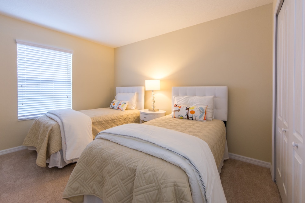 Storey Lake 4809 - Image 3