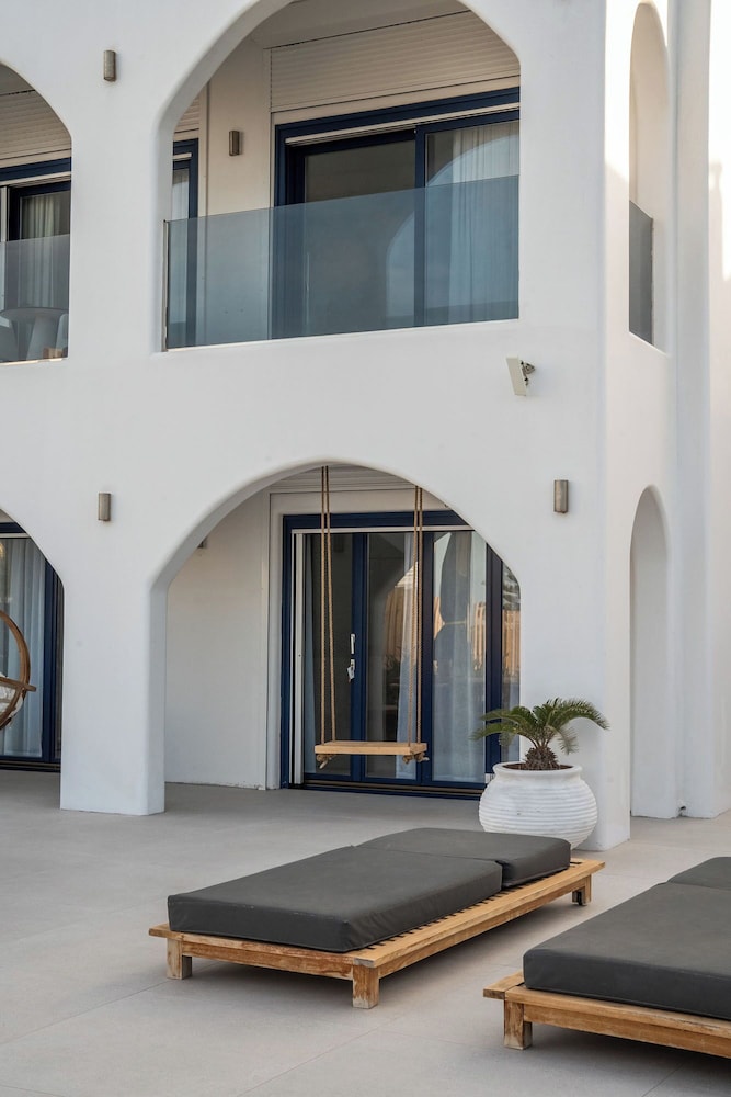 Amor Hideaway Villas
