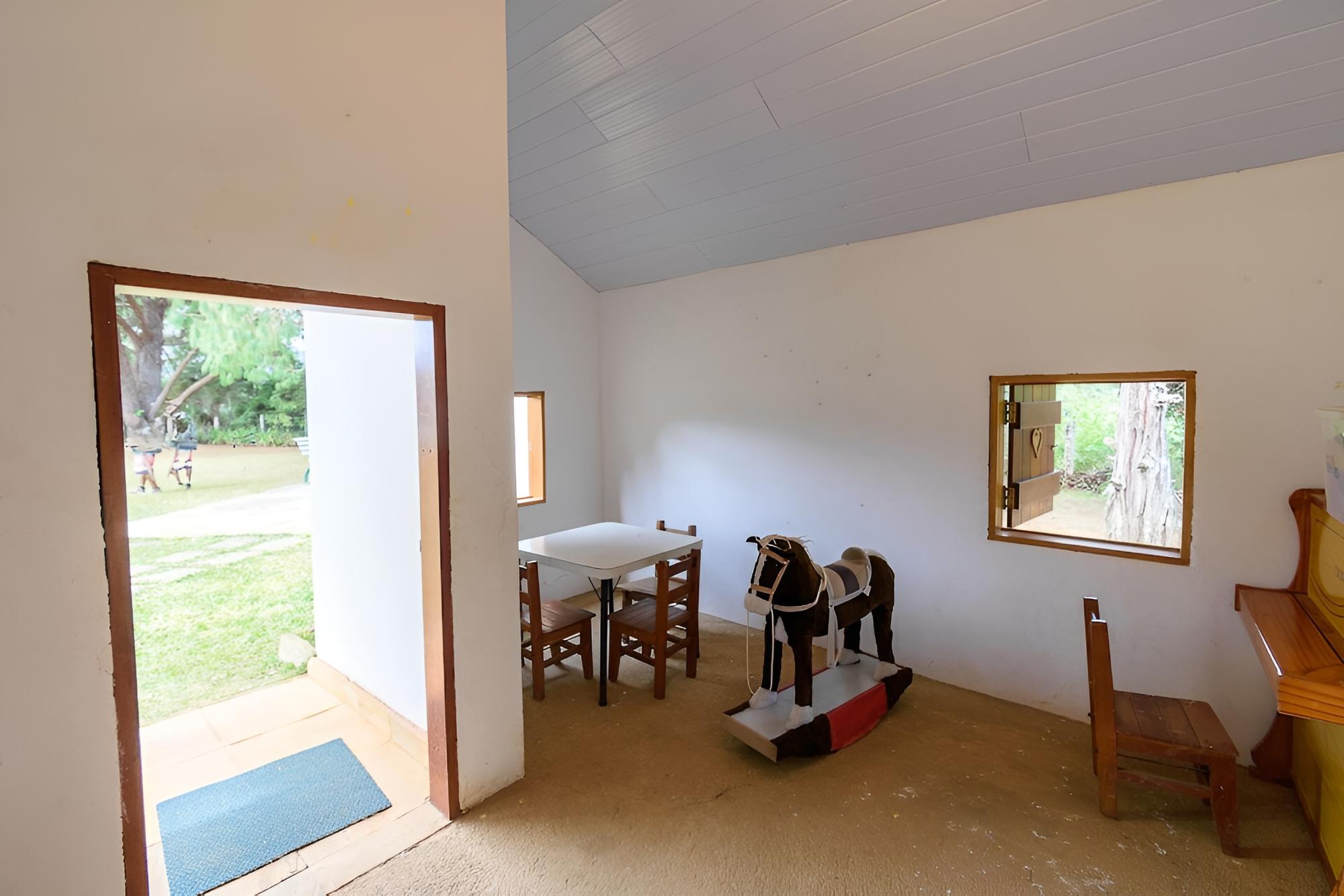 Maravilhoso sítio com vista pra montanha