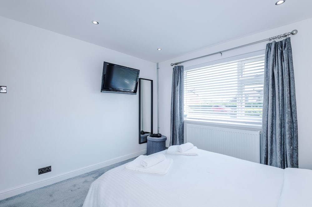 Modern 1BR Apartment in Whitefield