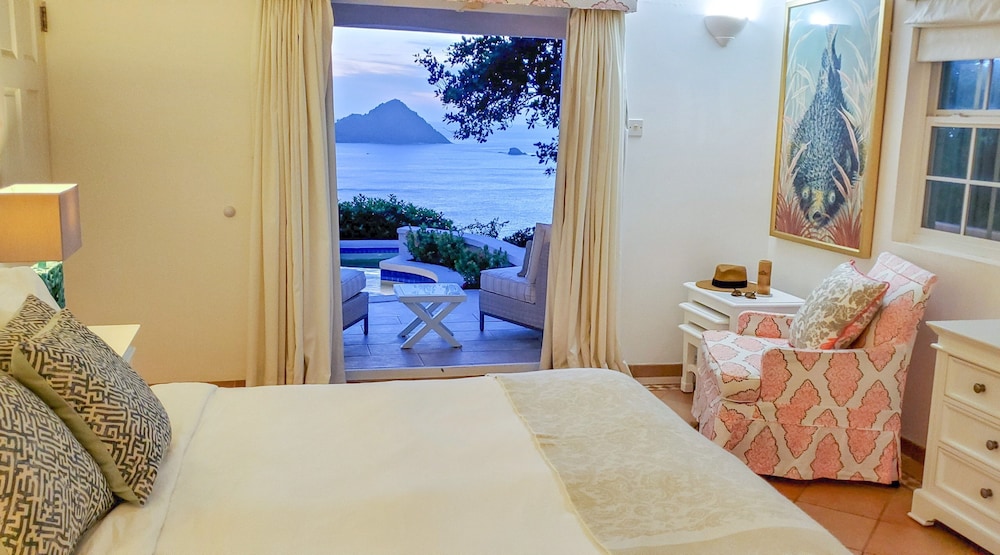 Beautiful cliffside 3 bedroom villa - Saline Reef 3 Villa by RedAwning view 5