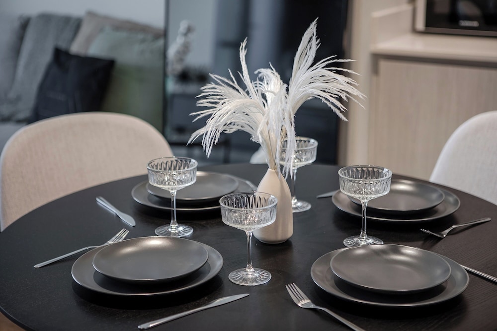 Luxury 1BR at Vida Residences